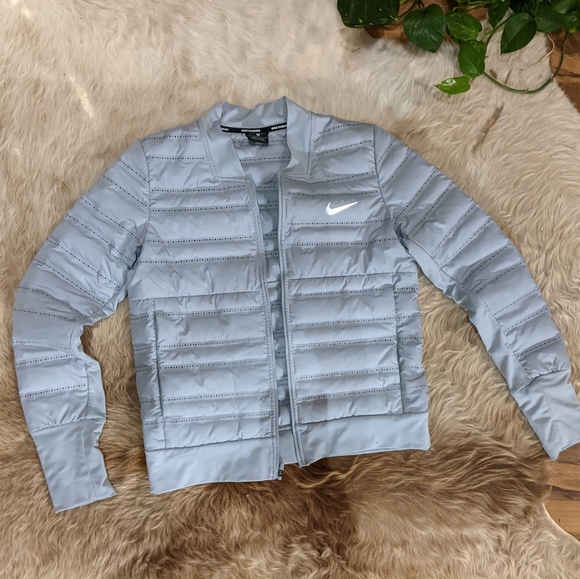 Nike Jackets & Blazers - Nike Womens Aeroloft running Jacket